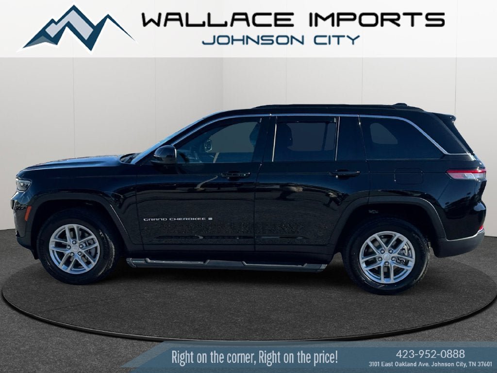Used 2025 Jeep Grand Cherokee Laredo X w/ Luxury Tech Group I AWD/4WD image 1