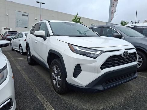 Used 2024 Toyota RAV4 XLE FWD image 3