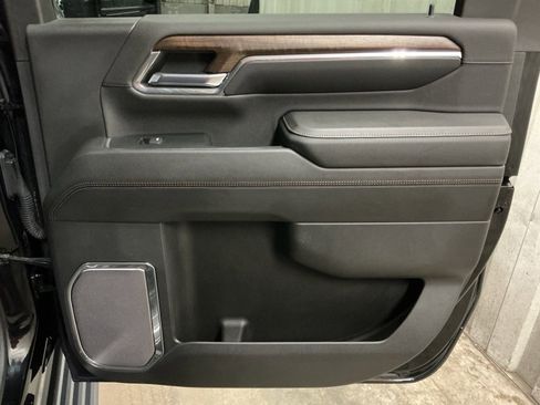 Used 2024 Chevrolet Silverado 2500 High Country w/ High Country Premium Package image 29