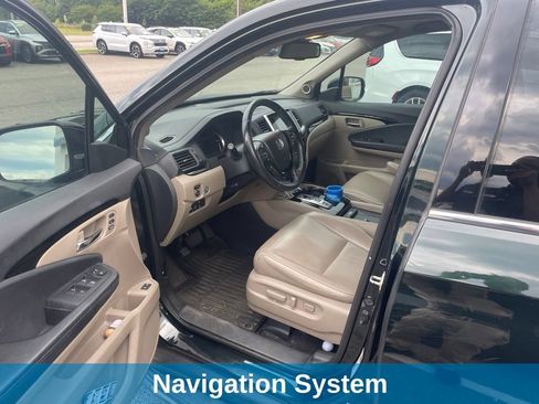 Used 2017 Honda Pilot Touring image 8