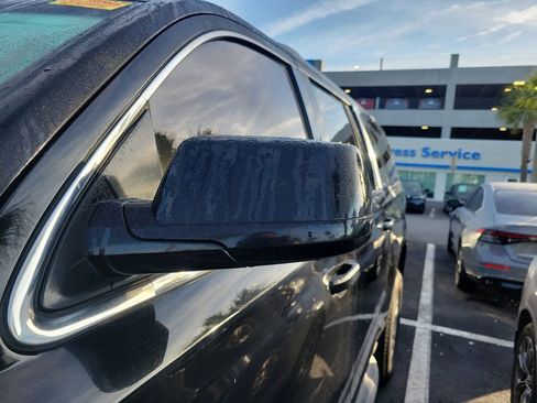 Used 2015 Chevrolet Suburban LT image 5