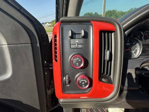 Used 2015 Chevrolet Silverado 1500 LTZ AWD/4WD image 14