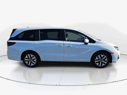 New 2026 Honda Odyssey EX-L image 4