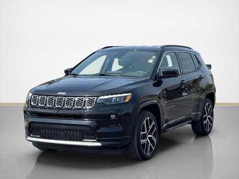 Used 2025 Jeep Compass Limited w/ Elite Group image 3