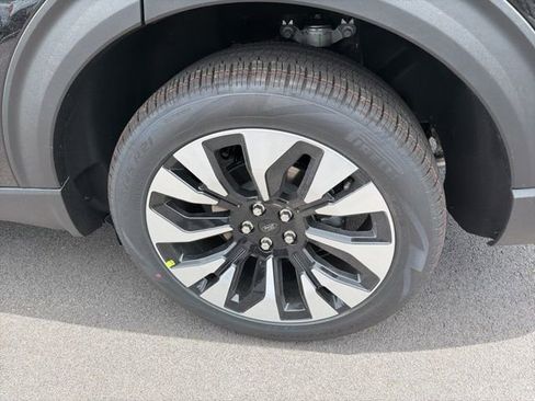 New 2026 Ford Explorer Platinum w/ LUX Leather Package AWD/4WD image 9