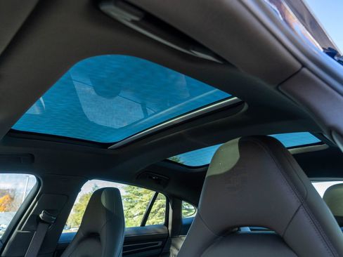 Certified 2023 Porsche Panamera Platinum Edition image 33