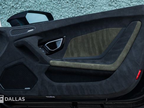 Used 2024 Lamborghini Huracan Sterrato AWD/4WD image 32