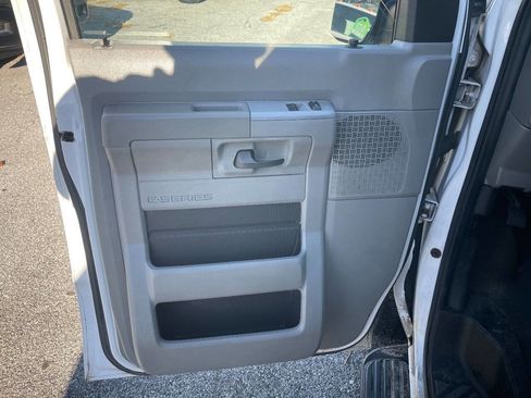 Used 2010 Ford E-350 and Econoline 350 XLT image 20