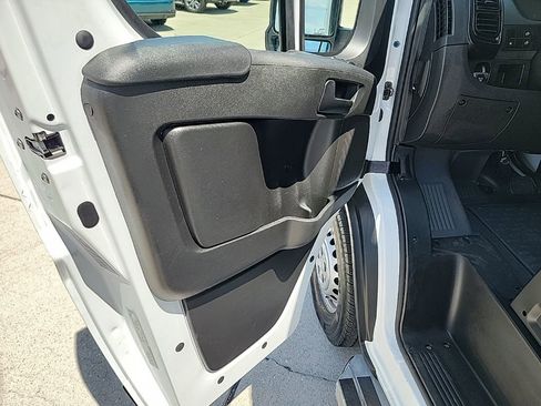 Used 2025 RAM ProMaster 2500 w/ U-Haul Equipment Group FWD image 10