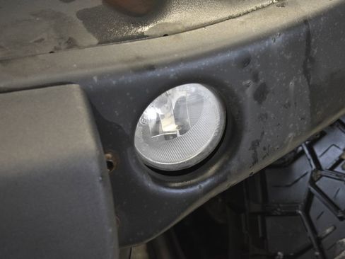 Used 2013 Jeep Wrangler Unlimited Sahara image 18