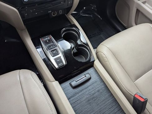 Used 2021 Honda Pilot Touring image 14