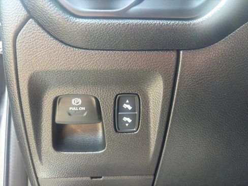 Used 2022 RAM 1500 Big Horn AWD/4WD image 11