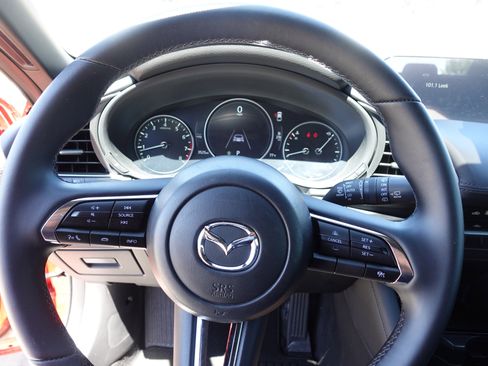 Certified 2025 MAZDA MAZDA3 s Sport image 10