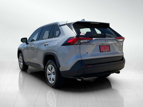Used 2022 Toyota RAV4 LE AWD/4WD image 3