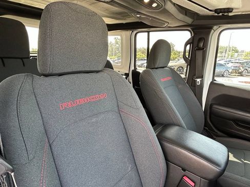 Used 2024 Jeep Wrangler Unlimited Rubicon AWD/4WD image 38