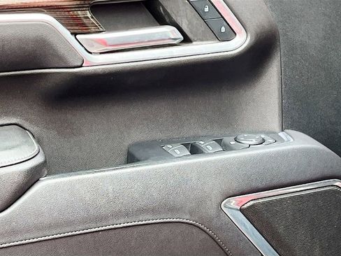 Used 2023 Chevrolet Silverado 1500 LT AWD/4WD image 18