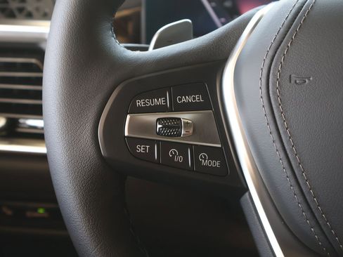 Used 2026 BMW X5 xDrive50e w/ Executive Package image 19