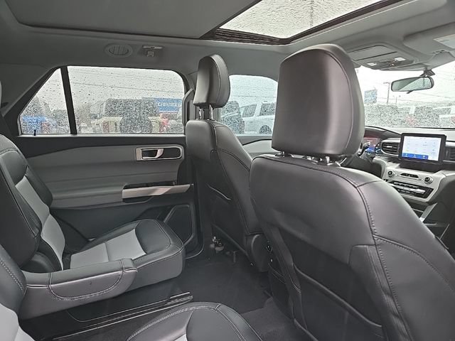 Used 2023 Ford Explorer XLT w/ Equipment Group 202A AWD/4WD image 54