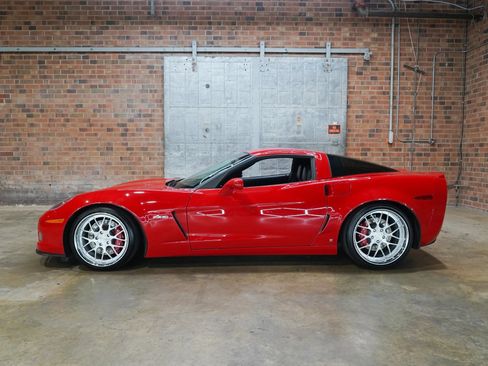 Used 2006 Chevrolet Corvette Z06 w/ Preferred Equipment Group RWD image 1