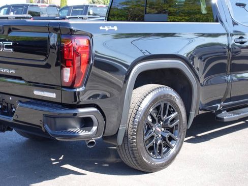 Used 2024 GMC Sierra 1500 Elevation w/ Elevation Premium Package AWD/4WD image 12