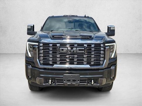 Used 2024 GMC Sierra 3500 Denali Ultimate image 2