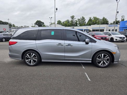 Used 2023 Honda Odyssey Touring image 2