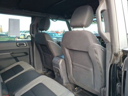 Used 2021 Ford Bronco Big Bend w/ Sasquatch Package image 28