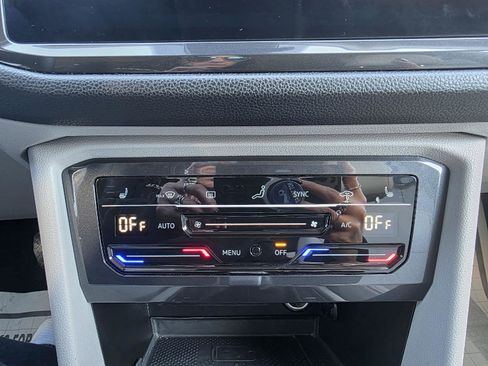 Used 2024 Volkswagen Tiguan SE image 15