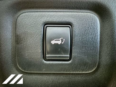 Used 2019 Nissan Pathfinder Platinum AWD/4WD image 29
