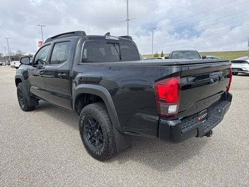 Used 2019 Toyota Tacoma TRD Off-Road image 9