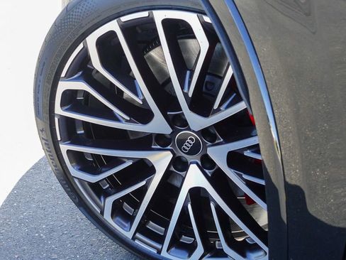 New 2026 Audi SQ7 Prestige image 12