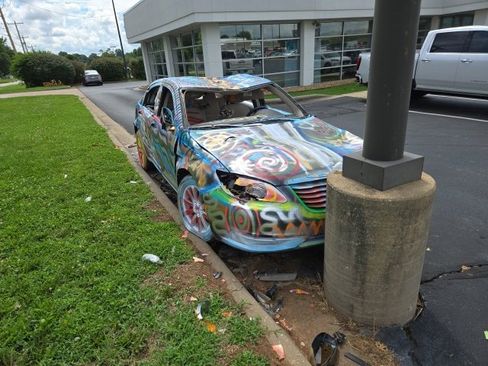 Used 2012 Chrysler 200 Touring image 8