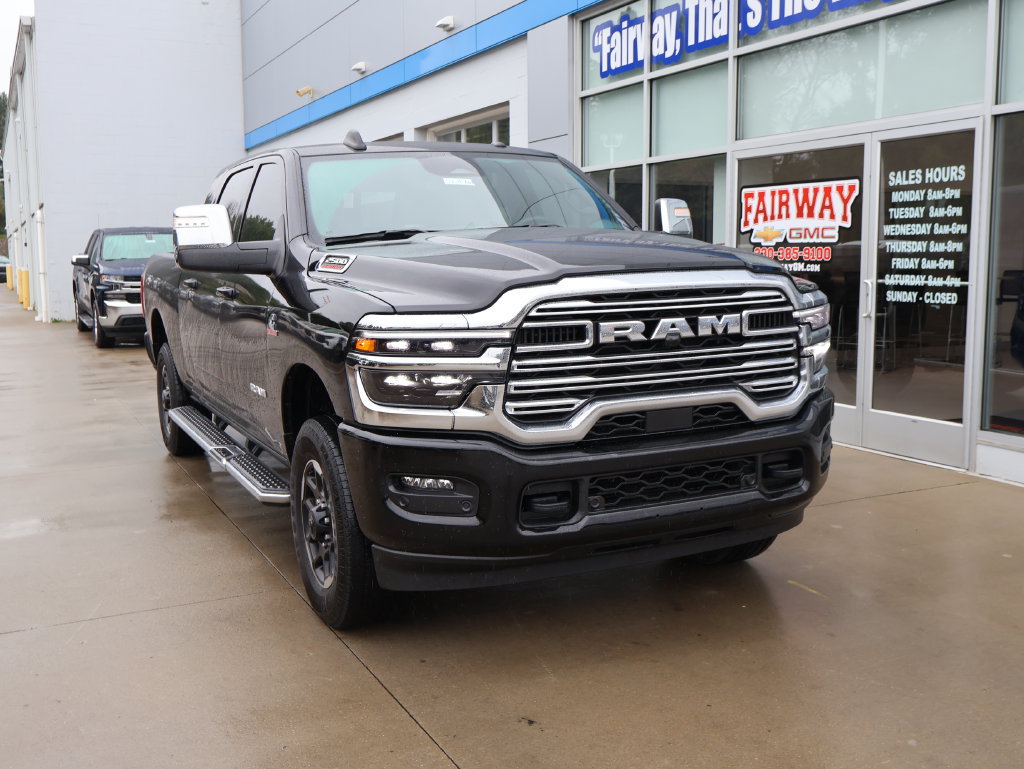 Used 2025 RAM 2500 Laramie AWD/4WD image 2