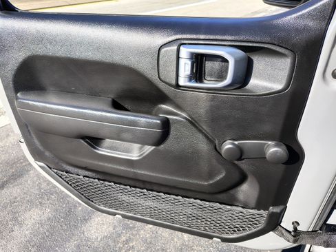 Certified 2022 Jeep Wrangler Unlimited Sport image 17