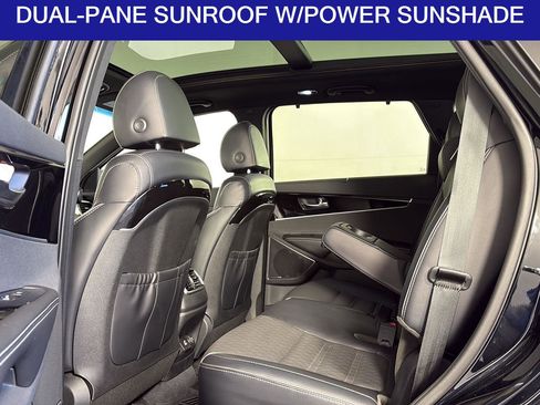 Used 2019 Kia Sorento SX image 21
