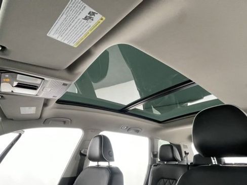 Used 2024 Volkswagen Atlas SEL Premium R-Line image 44