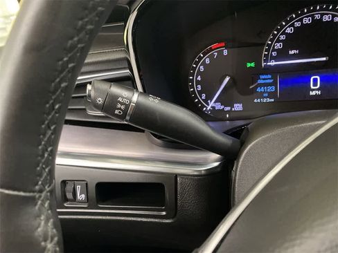 Used 2017 Cadillac XT5 Luxury image 25