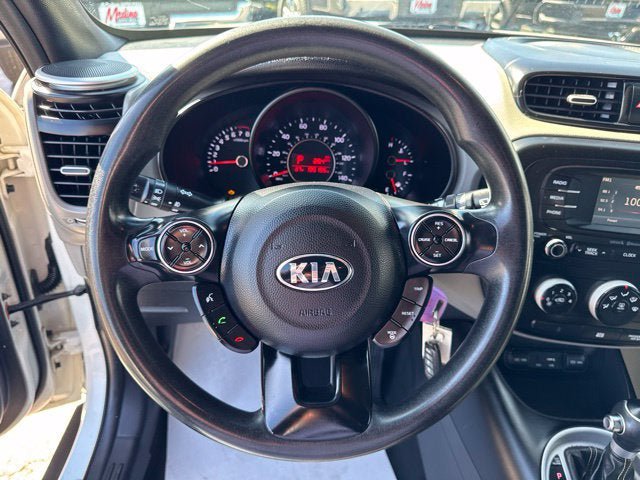 Used 2016 Kia Soul + FWD image 12