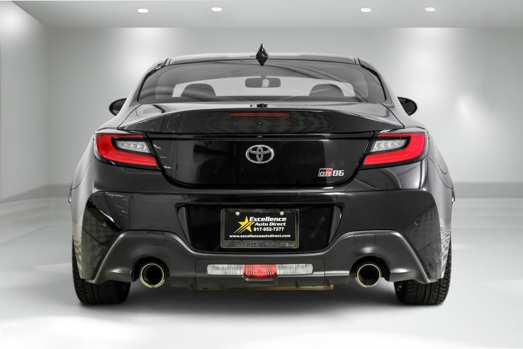Used 2024 Toyota GR86 RWD image 7