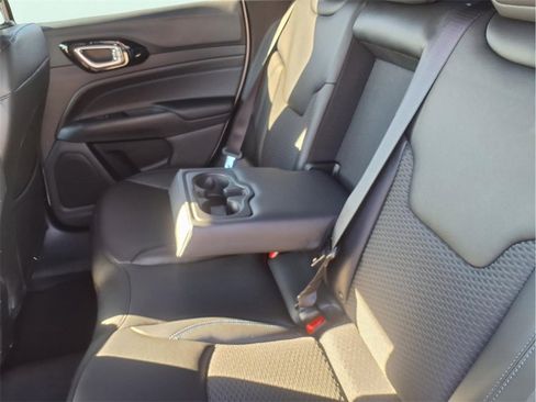 New 2026 Jeep Compass Latitude image 18