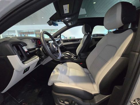 Used 2026 Porsche Cayenne Coupe AWD/4WD image 23