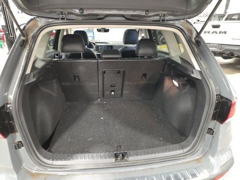 Used 2023 Volkswagen Taos SEL AWD/4WD image 12