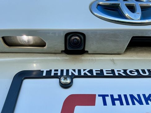 Used 2022 Toyota RAV4 XLE Premium image 14