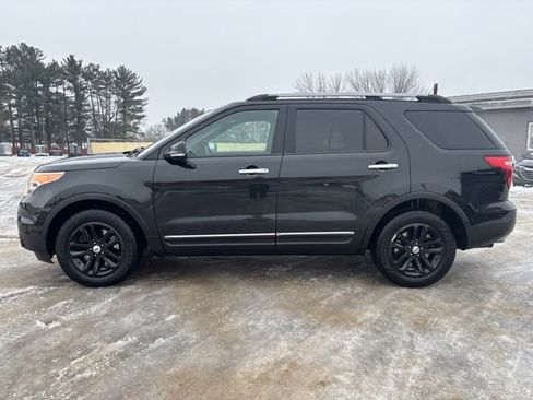 Used 2015 Ford Explorer XLT w/ Equipment Group 202B image 4
