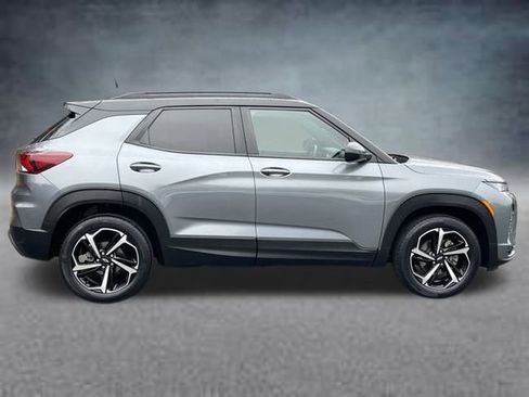 Used 2021 Chevrolet TrailBlazer RS w/ Sun and Liftgate Package image 4