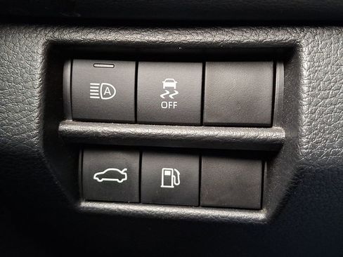 Used 2022 Toyota Avalon XLE w/ Moonroof Package image 24