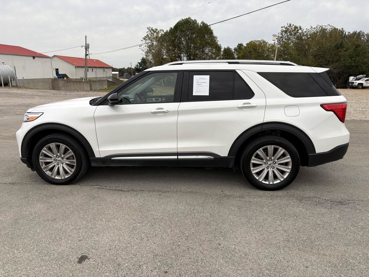 Used 2021 Ford Explorer Limited w/ Hybrid Equipment Group 310A AWD/4WD image 5