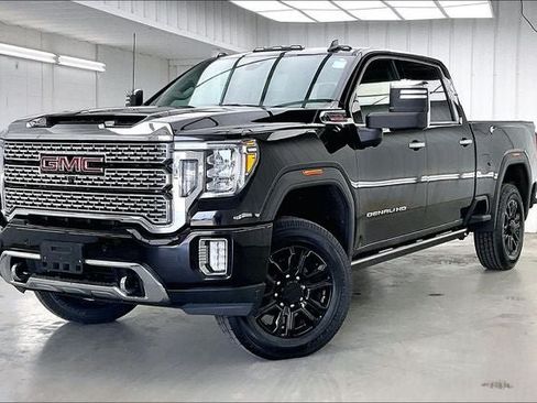 Used 2021 GMC Sierra 2500 Denali w/ Denali Black Diamond Edition AWD/4WD image 2