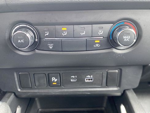Used 2023 Nissan Frontier SV w/ Technology Package image 22