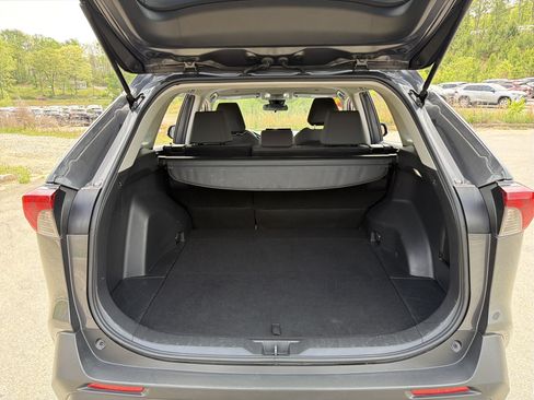 Used 2025 Toyota RAV4 XLE image 18